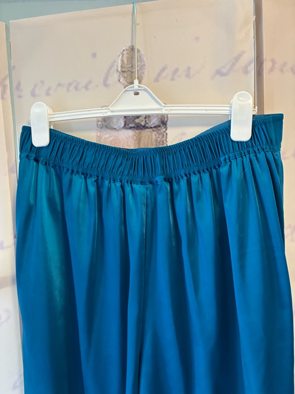 Beautiful Dark Teal Flowing Wide-Leg Satin Pants w/ Pockets - Picture 5 of 7